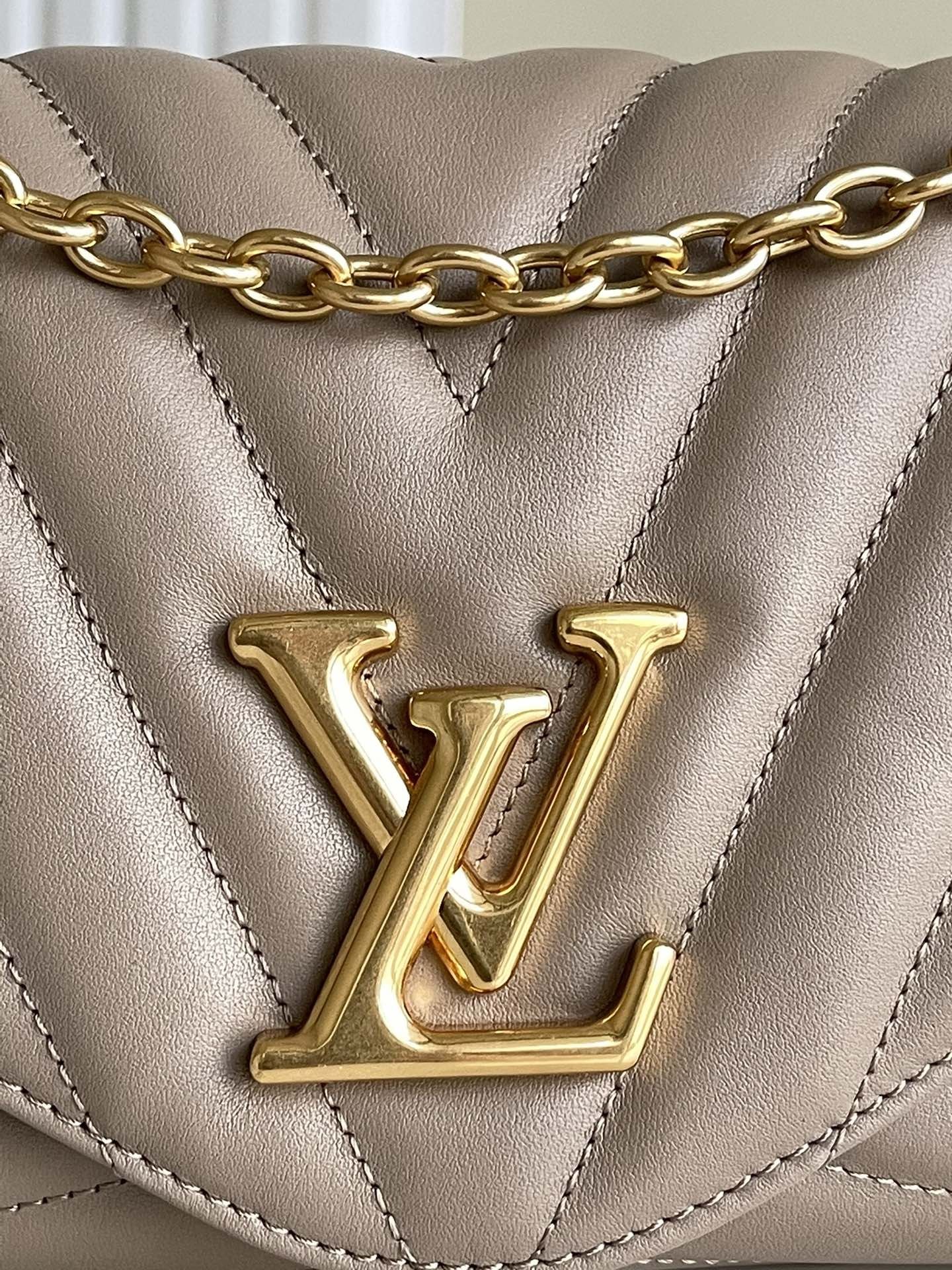 Geanta Louis Vuitton New Wave 24cm, Premium