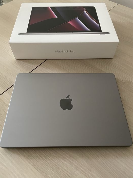 MacBook Pro 14" (M2, 2023) – отлично състояние