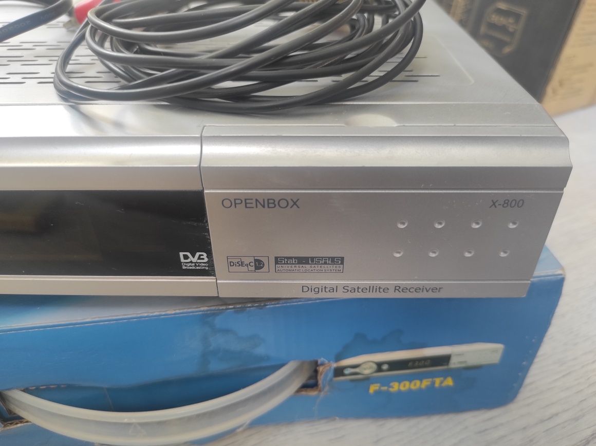 Монитор, openbox ва DVD плейр сотилади. Хаммаси