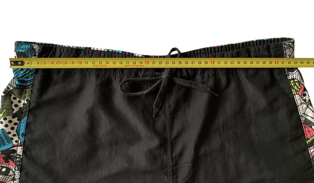 Short baie/de casa.  Ca nou. Pantaloni scurti, marime M/L barbati