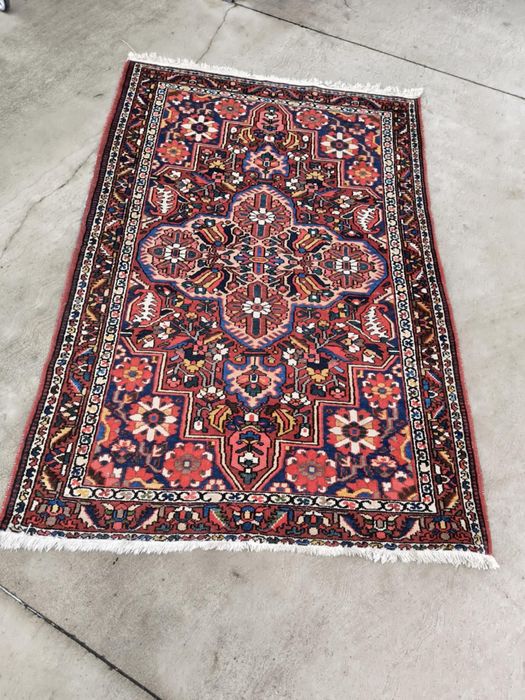 Covor persan Bakhtiari, realizat manual