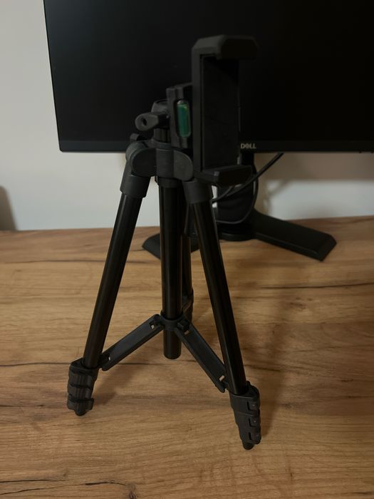 Trepied extensibil pentru poze/flimari