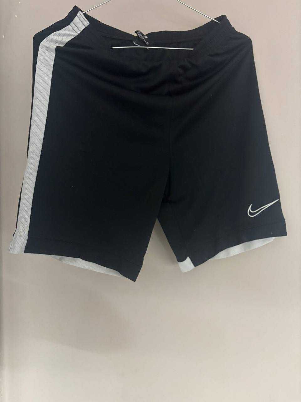 Къси гащи Nike, Adidas оригинални