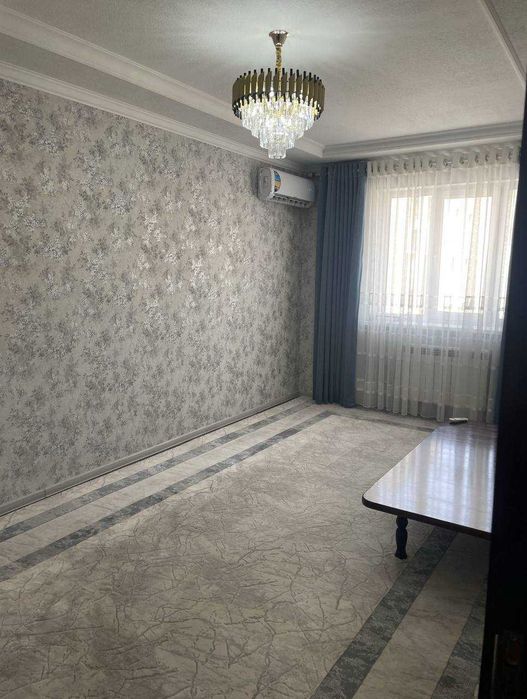 3 хонали, 3-қаватда квартира сотилади.