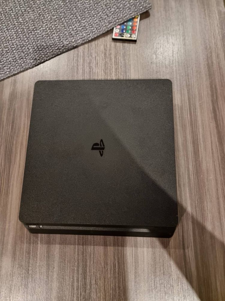 Playstation 4 СПЕШНО