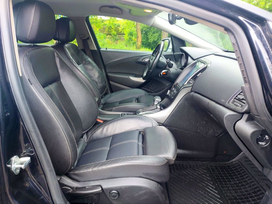 Opel Astra J .2.0 Diesel ,Automata 165CP , piele , navi , camera 2011