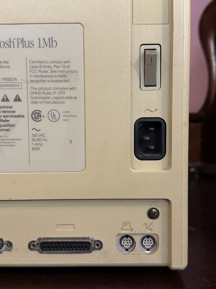 MACINTOSH Plus  A0001 Apple 1984г