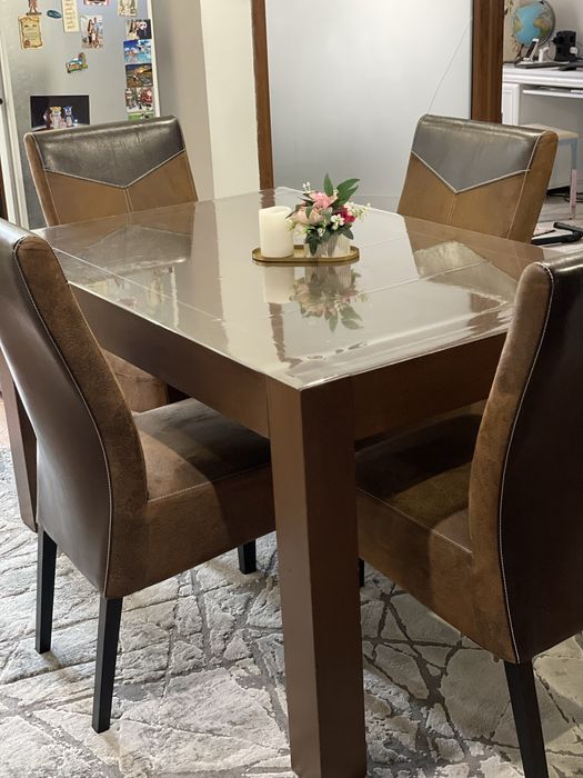 Masa extensibila si 6 scaune lemn masiv