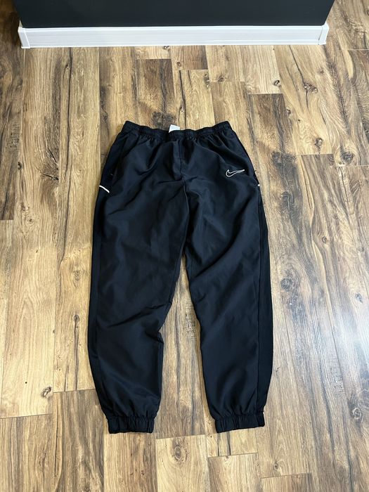 Nike Academy size L