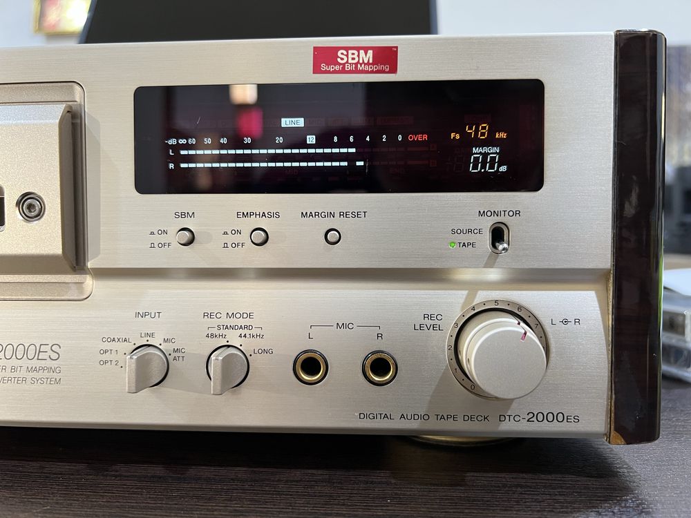Sony DTC 2000 ES