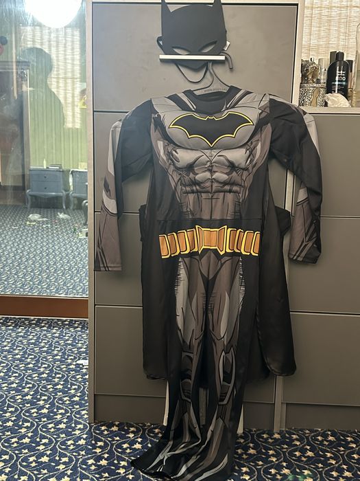 Костюмы  супергероевдля мальчиков б/у