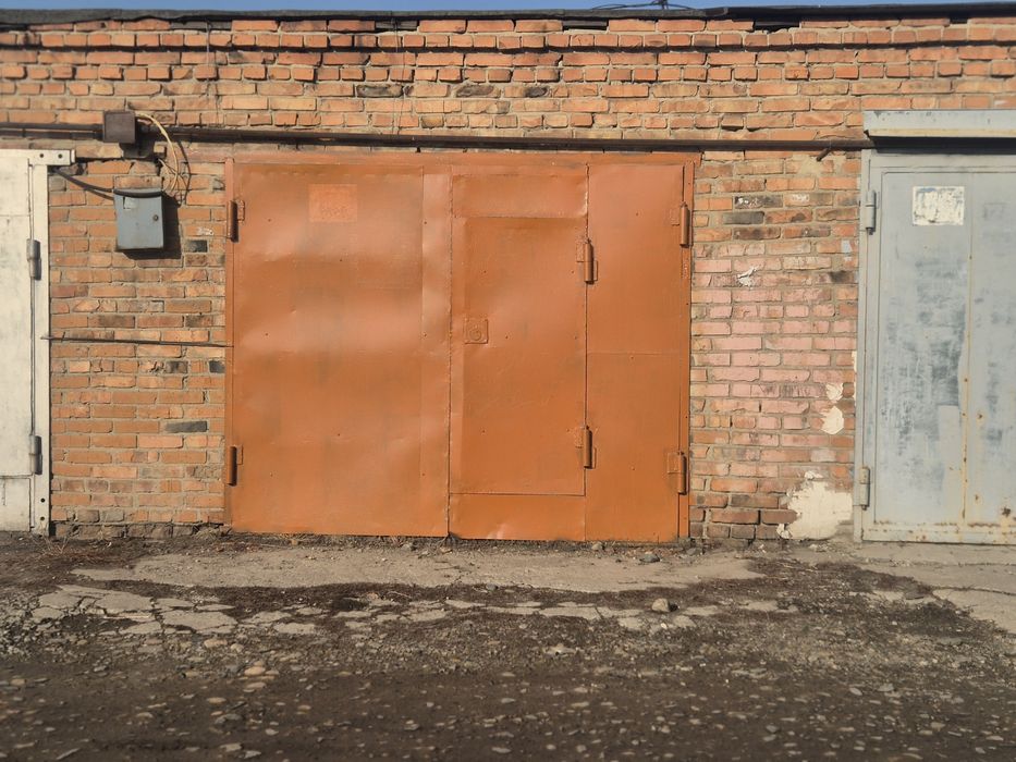 Сдам в аренду гараж 6х4. 

Район. Мирный. Сафонова. ГК СОВРЕМЕННИК

Чи