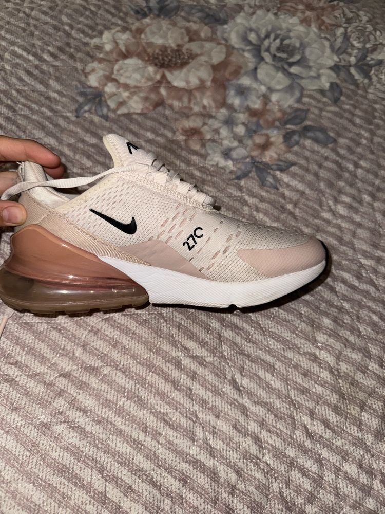 Продам кроссовки Nike оригинал