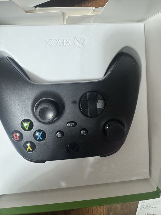 Controler Xbox alb si negru stare perfefta