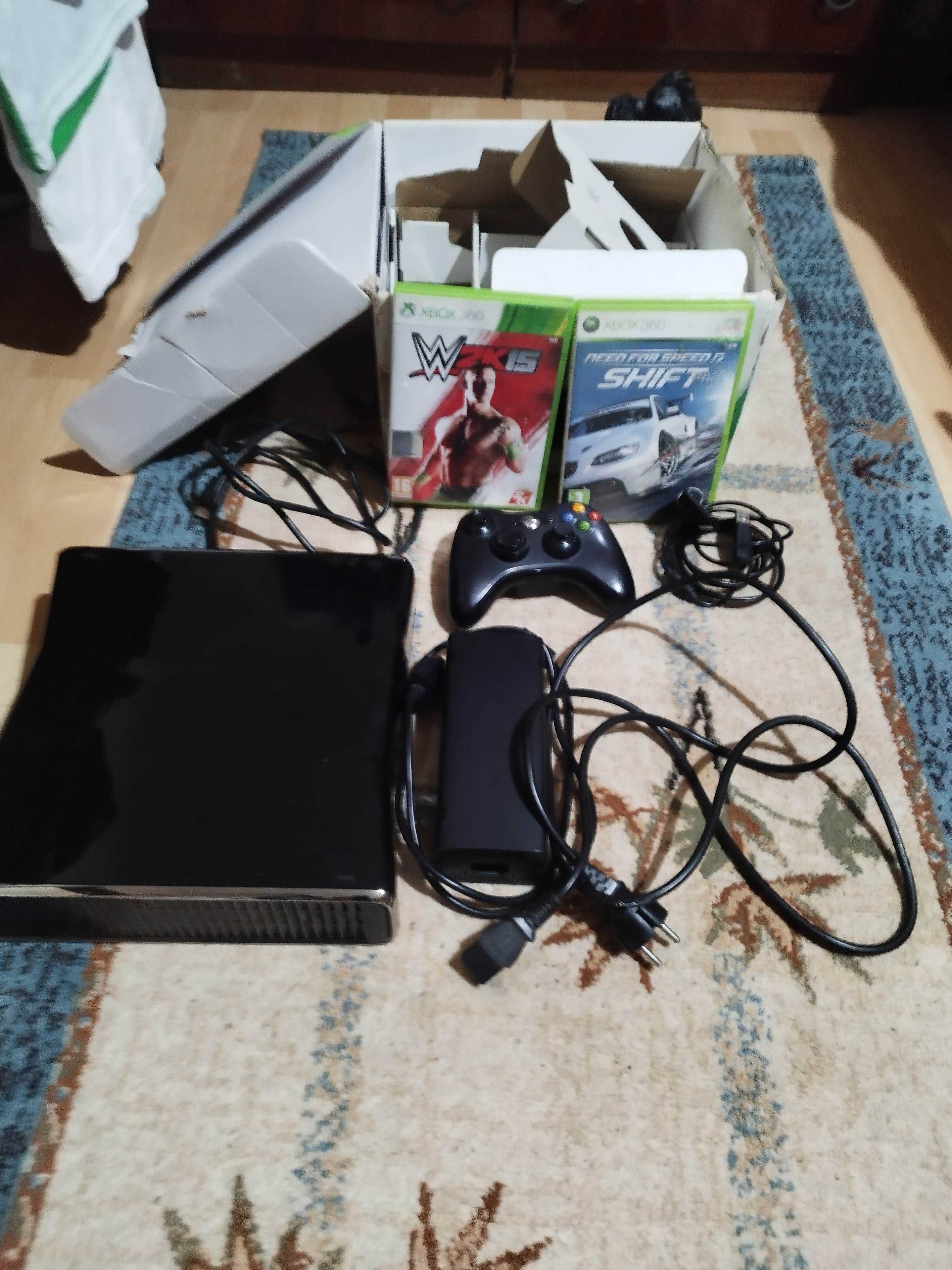 Xbox360 Slim + 2 игри