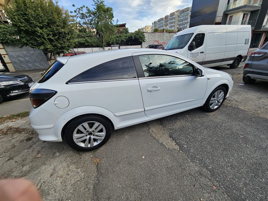 Vand Opel Astra H Cosmo - echipare top