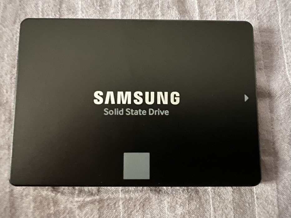 SSD Samsung 860 EVO Capacitate 1 Terra Nou