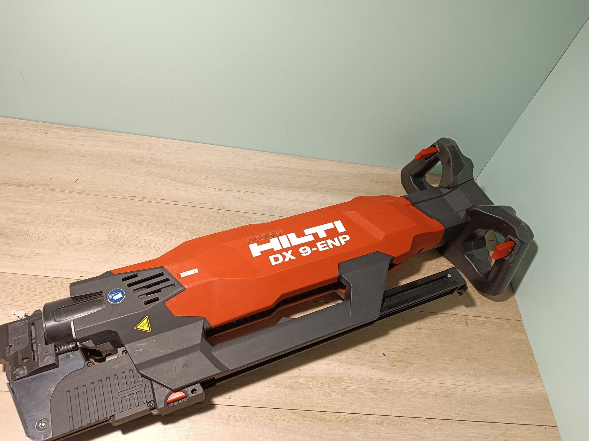 Pistol cuie Hilti Chiuitoare cu pulbere activată digital, complet auto