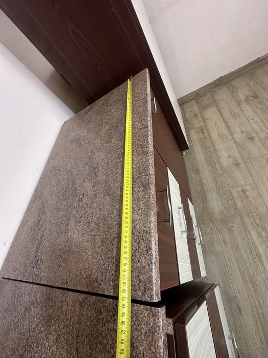 Vand mobila de bucatarie cu electrocasnice