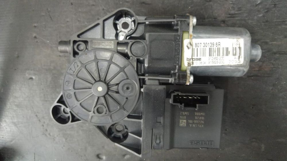 Motoras macara dreapta fata renault megane 3 807301396r 912462-200