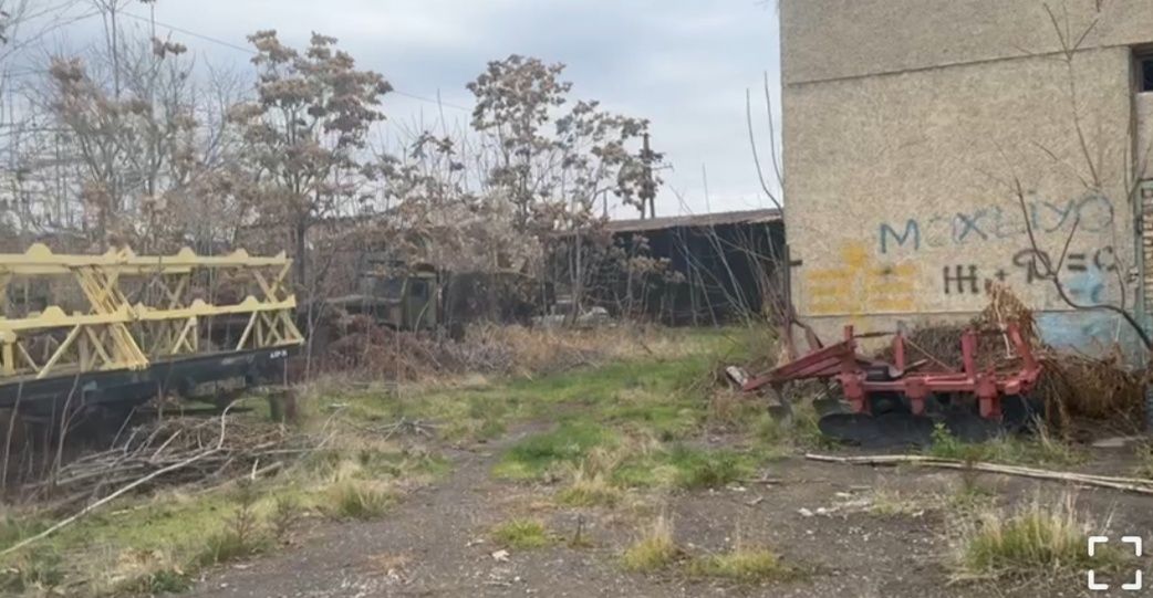 Кибрайский р-н!Про-ся 90-соток не жилой земельный участок в доль дорог
