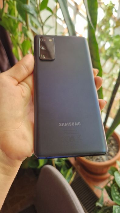 Vând Samsung S20 FE