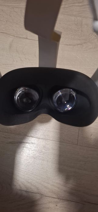 Oculus meta quest 2 cu accesorii și cutie
