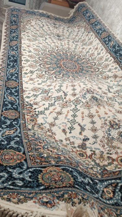 Продам ковёр 2 ×4