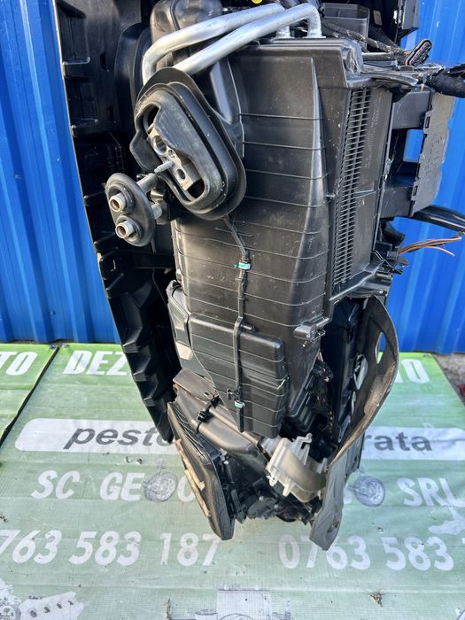 Carcasă aerotermă  completă Audi Q5 FY volan stânga 2017