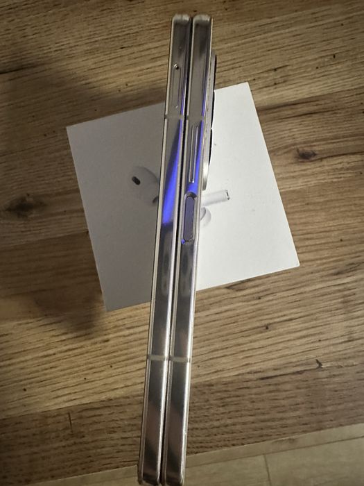 Samsung Galaxy Z Fold 4 Beige/Gold Sand