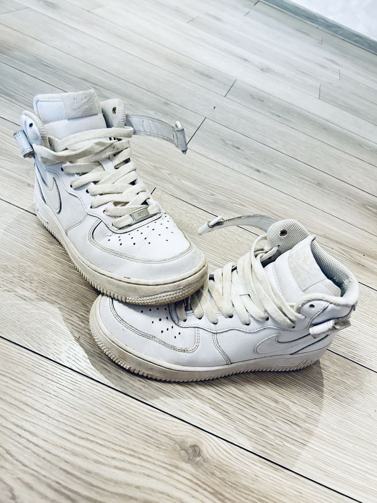 Air force 1 mid tripple white