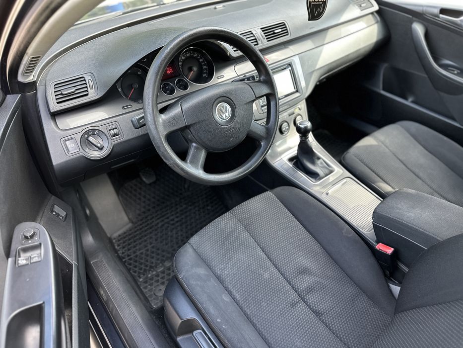 Vw Passat 1.9 tdi confort-line , navi , e4