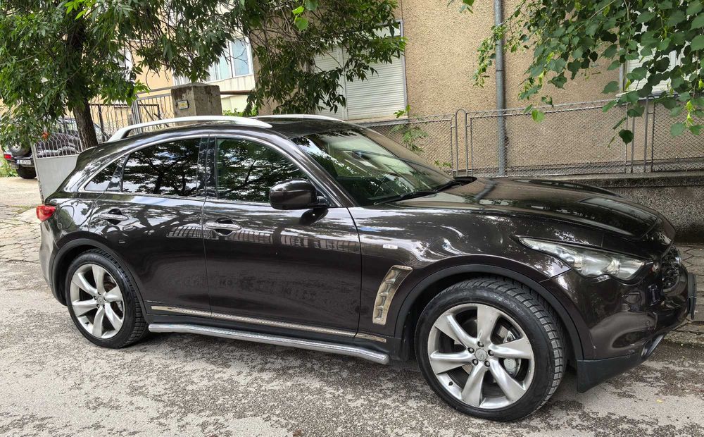 ЛЕК АВТОМОБИЛ Infiniti FX30 D - 2012 година.,