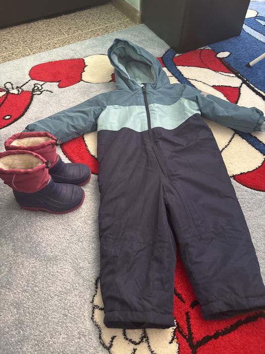 Salopeta lupilu 98 cm pret 50 lei si ghete nr 25 pret 25 lei