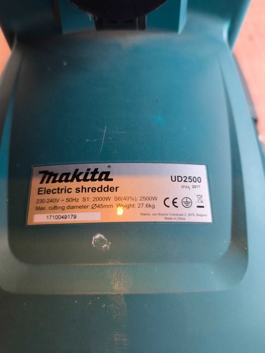 Tocator crengi Makita UD2500