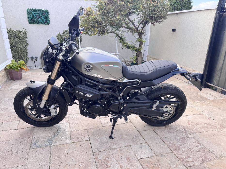 Benelli Leoncino 800