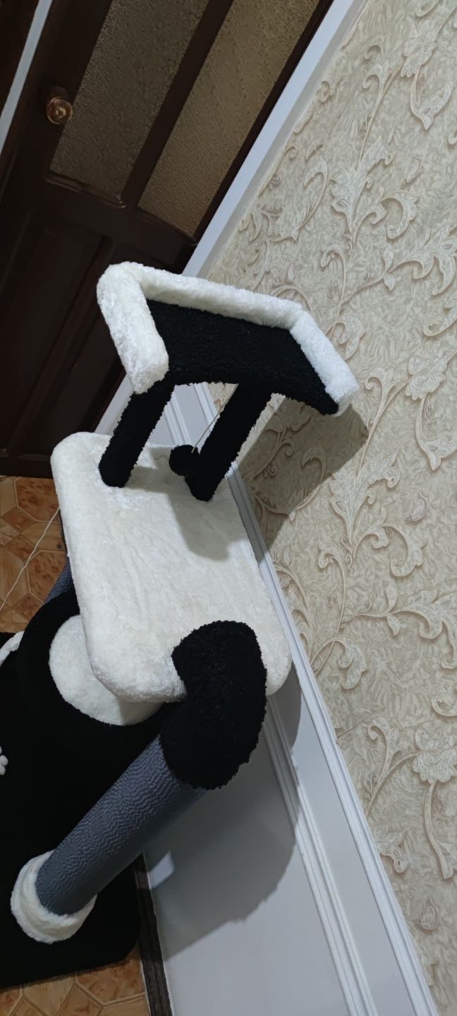 Домик для кошек 3этажный. С когтеточкой. Новая Прочная
