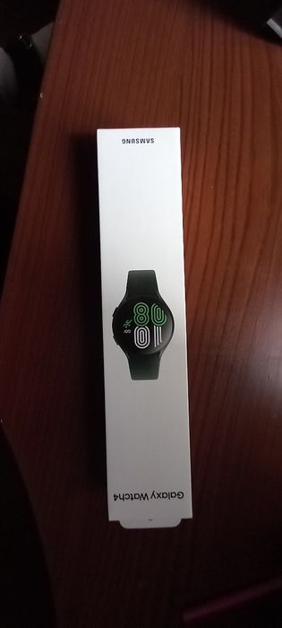 Galaxy Watch4 чисто нов