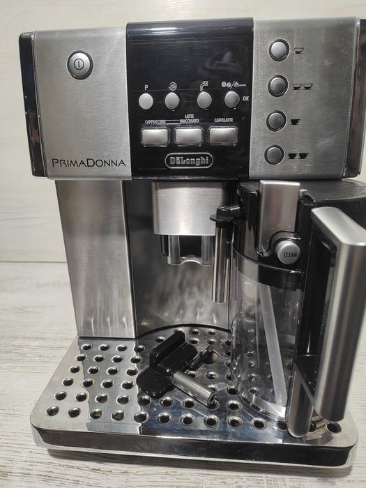 Кафеавтомат - робот Delonghi PRIMADONNA ESAM 6600