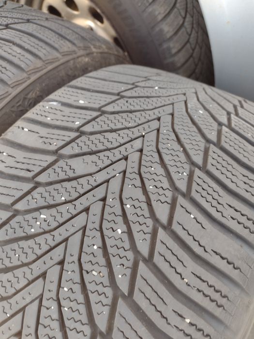 Нексен 2бр.245/40/18 дот4620