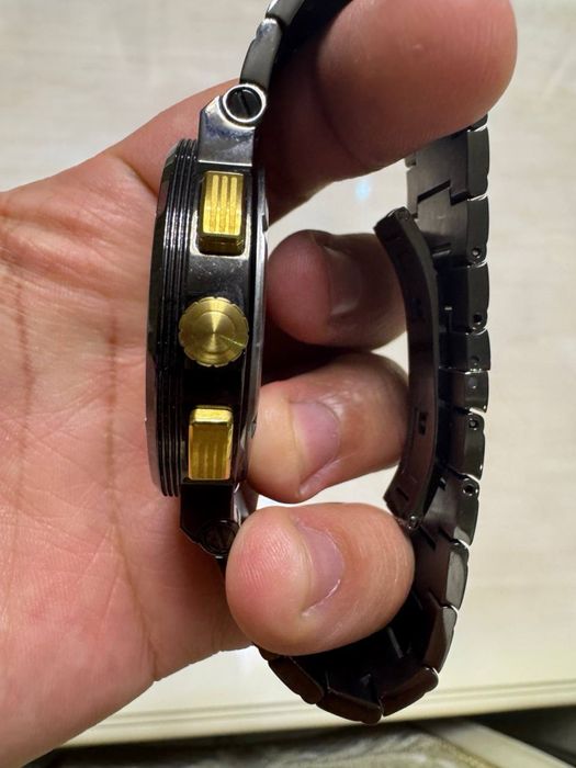Продаются часы Versace