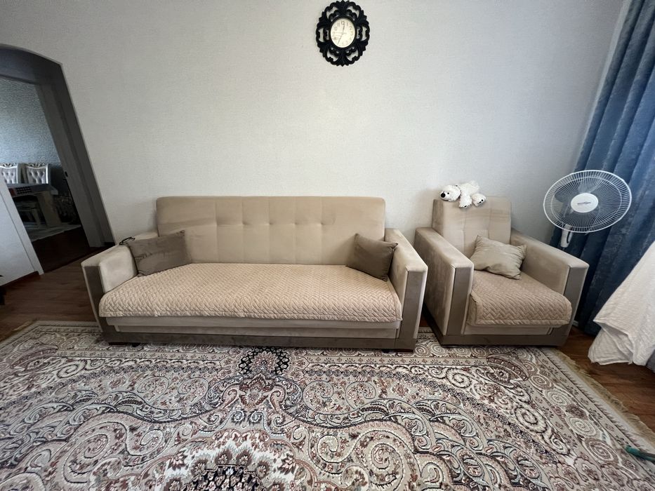 Продам диван с креслами