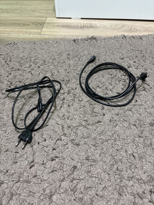 Vand playstation 4 si 2 controlare