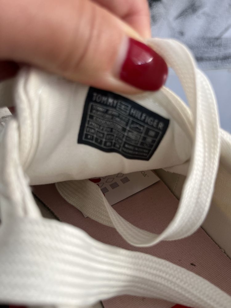 Крцове на Tommy Jeans
