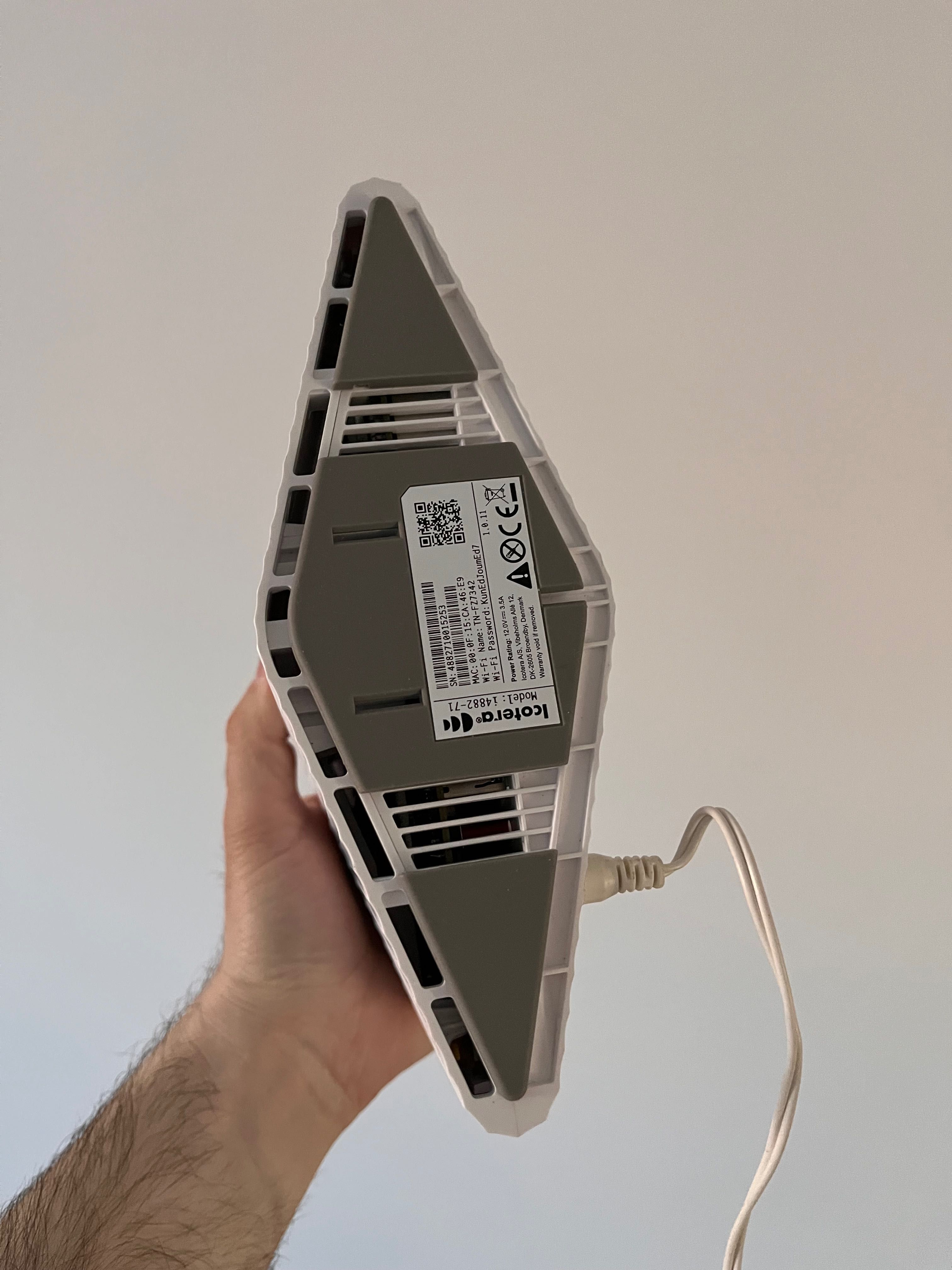 Router wifi profesional cu AX Icotera i4882-71