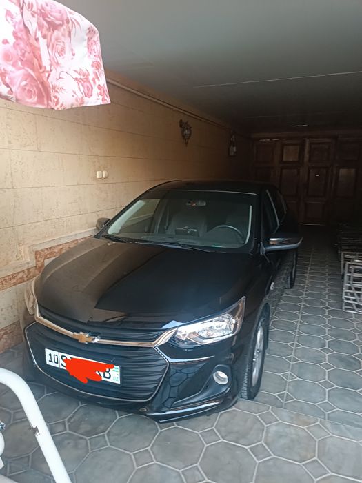 Onix LTZ avtomat sotiladi