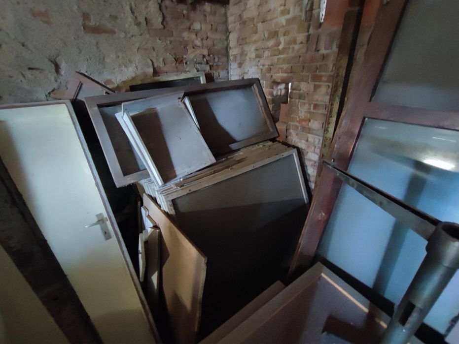 Дървени врати и прозорци