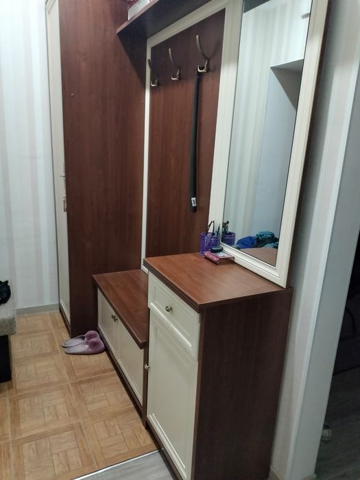 Продам прихожую.