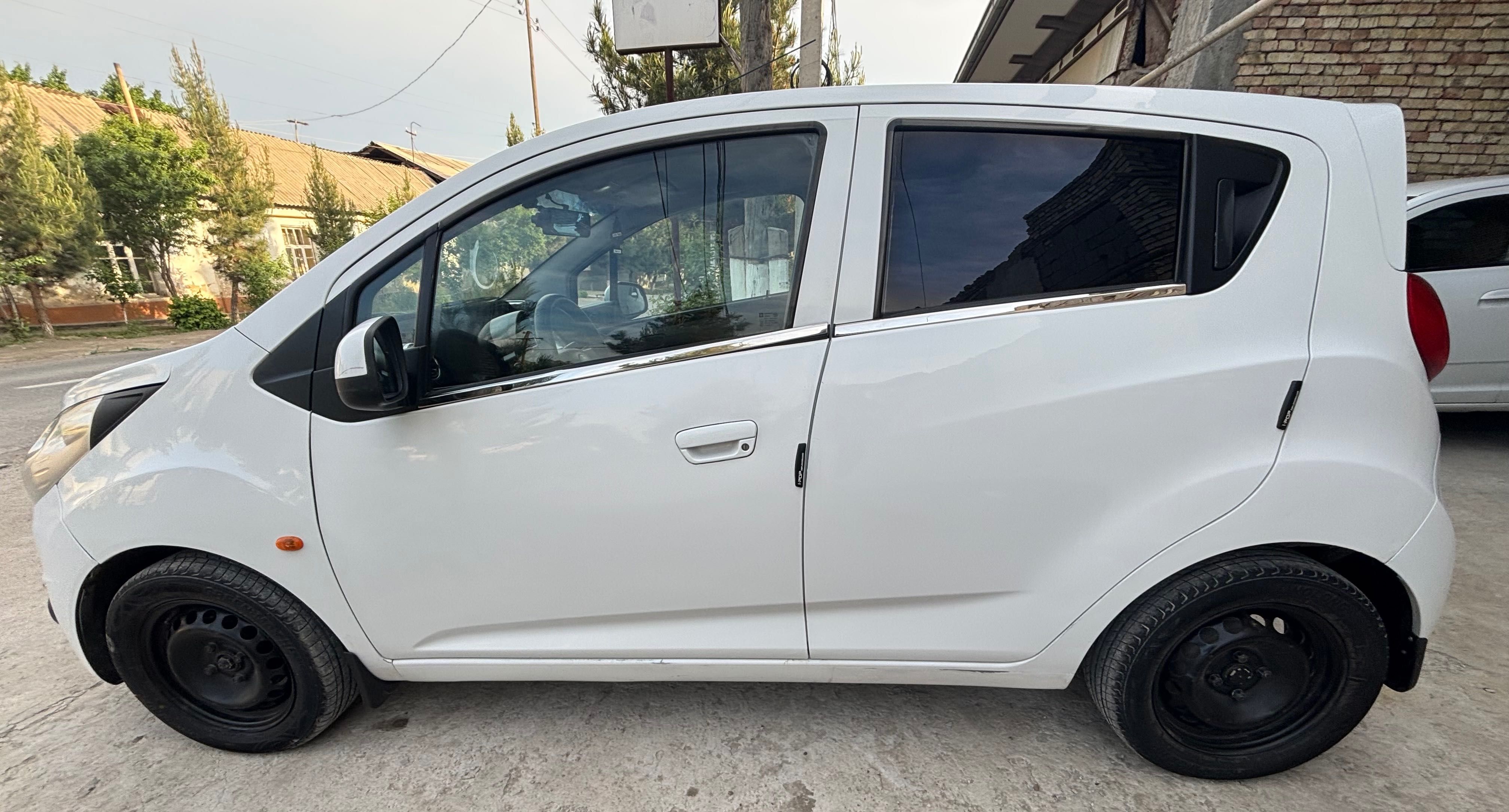 Chevrolet spark 2011 2 pozitsya