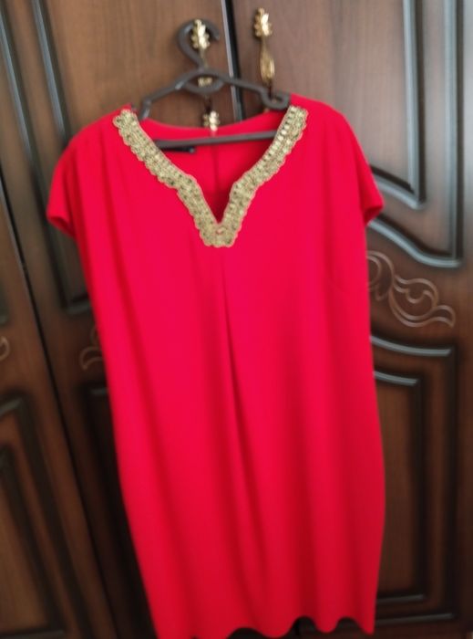 Ayollar uchun oqshom libosi